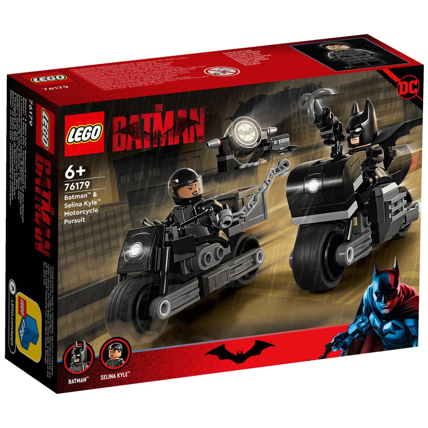 Batman i Selina Kyle u potjeri na motociklima, Super Heroes